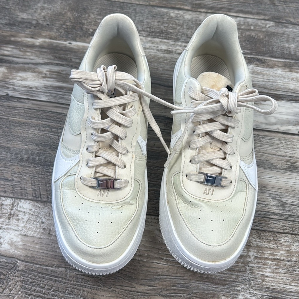 🌟Nike  AF1 🌟Sneakers 🌟Cream & White DJ9946-200, Women Size 7.5
